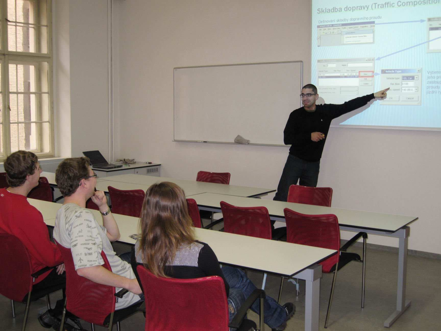 Obr.: zrekonstruované místnosti studijního oddělení a multifunkční seminární místnosti 3. V listopadu roku 2008 začala první etapou rekonstrukce komplexu Horská stará budova.