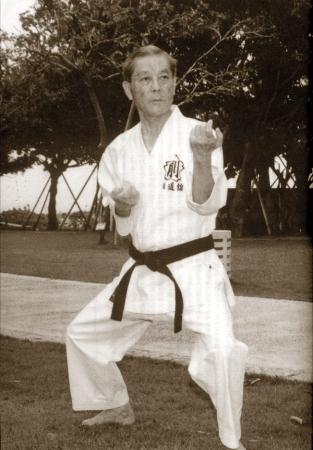 Medzinárodnej federácie okinawského goju ryu karate a kobudo, ktorá existuje dodnes. K jeho významným ţiakom patrili, resp.