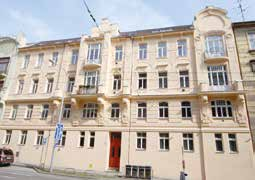 Klidná lokalita výhodou, příjezdová cesta ve vlastnictví obce podmínkou. certifikovaný realitní makléř Milan Pavelka ) 605 022 928, pavelka@e-finance.