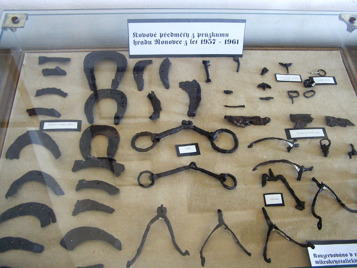 OBR. VII: Železné artefakty z hradu Ronovce, 