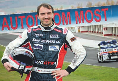 Vděčím sportu nejen za svou fyzickou kondici, ale hlavně mě ovlivnil morálně a posílil vědomí, že nic není zadarmo a důležitý není pouze jedinec, ale celý kolektiv.