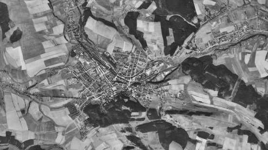 Obr.21: Trutnov na historickém leteckém snímku z 50. let 20. století (zdroj: CENIA) 5.
