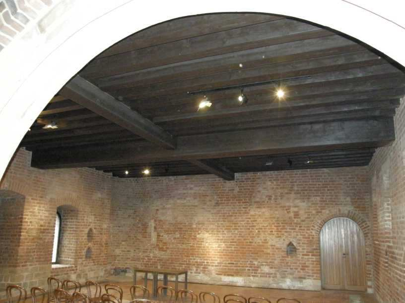 Dřevěný trámový strop - Anežský klášter reálných