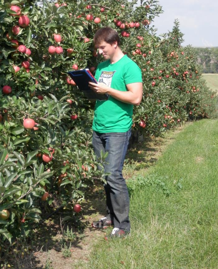 ZAČLENĚNÍ PŘÍPRAVKU ALGINURE DO INTEGROVANÉ OCHRANY PROTI STRUPOVITOSTI Sezóna 2013 datum přípravek 18.4. FUNGURAN OH 50 WP 25.4. ANTRE 70 WG 2.5. NOVOZIR MN 80 NEW, TOPAS 100 EC 7.5. CAPTAN 80 WG, TALENT, ALGINURE 12.