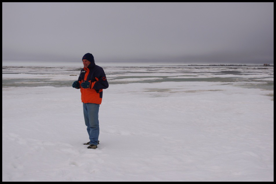 Arktida Sluníčko, které v tomto ročním období nikdy nezapadá, vykouzlí na pobřeží opravdu nezapomenutelné přírodní scenérie.