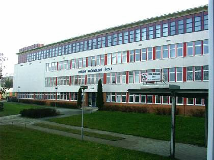 UTB ve Zlín, Fakulta humanitních studií 29 V nové škole dochází k nkolika zmnám. Rozšíil se poet obor elektro se zamením na slaboproud a silnoproud.