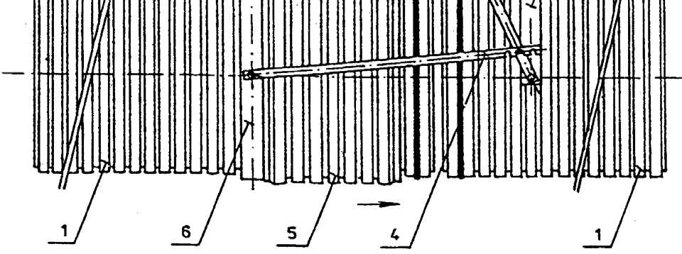 Vnútro presuvky sa natrie tenkou vrstvou klzného prostriedku po celej dĺžke a presuvka 5 sa voľne zasunie na jednu zo spájaných rúr 1 tak, aby bolo možné osadiť gumový tesniaci krúžok.