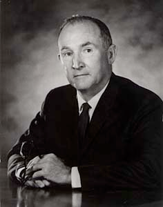George Alexander Kelly (1905-1967) předchůdce humanistické psychologie, kognitivní klinické psychologie.