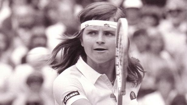 Obr. č. 15: Hana Mandlíková (Ic České republiky 2015: online) 4.6.4 Renata Tomanová Renata Tomanová se narodila 9. prosince 1954 v Jindřichově Hradci.