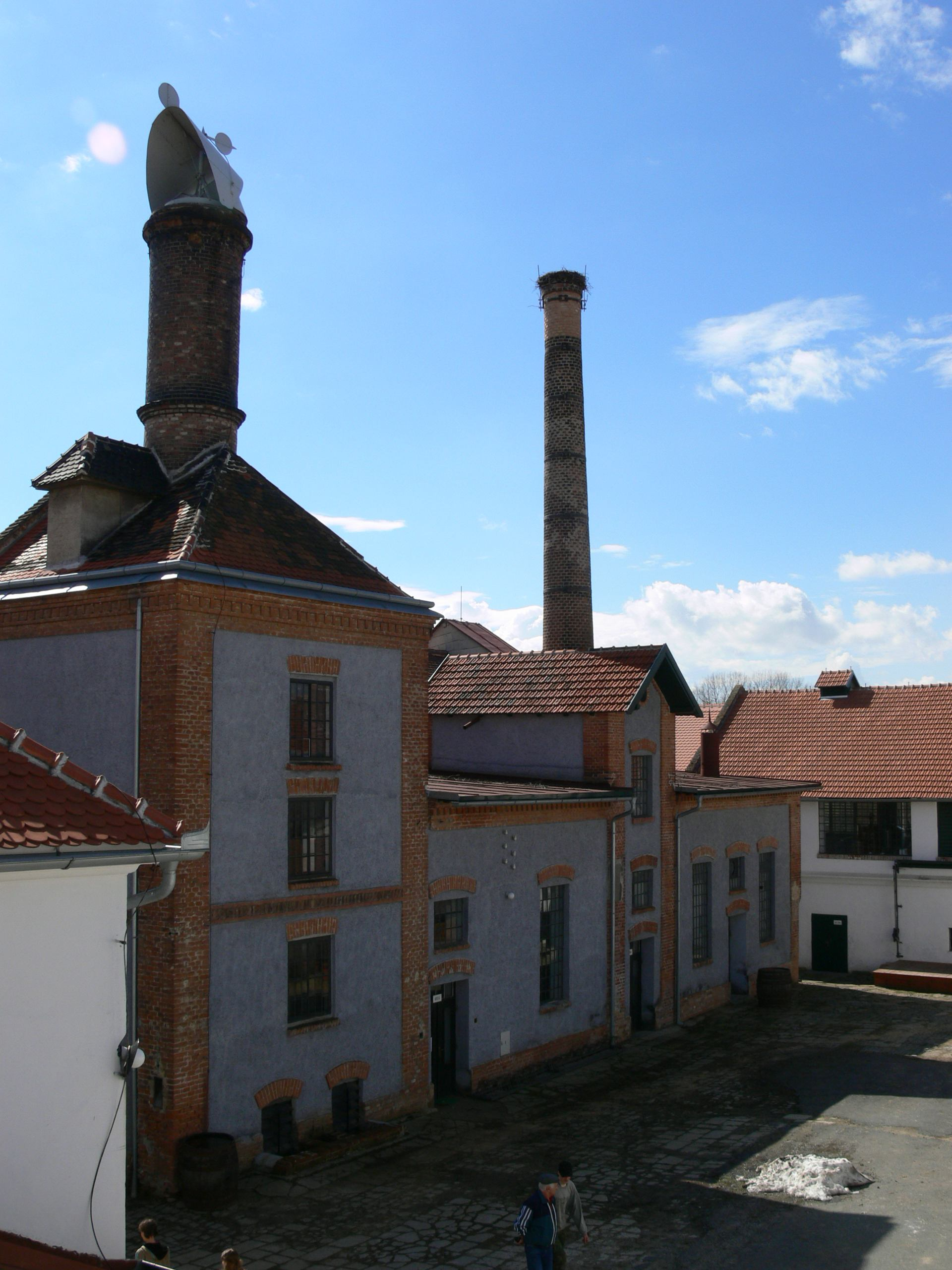 DALEŠICE (Loc: N 49o07,7 - E 16o05,2) Ves založená r.1125, před r. 1564 povýšena na městečko. Klášter kajícnic sv. Marie Magdalén z počátku 14.