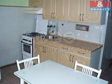 Cheb 166 500,- Kč Kupní cena, prodej 10/2016 Bytová jednotka ve stejném bytovém domě, v prvním nadzemním podlaží o ploše 66,20m2 celkem, velikost 2+1, v původním stavu. 4) Nová, Hranice, okr.