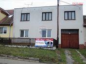 Srovnatelné nemovité věci Název: RD I Rodinný dům 3+1 v Nimpšově. CP 1897 m2. Dům je napojený na vlastní studnu, septik, plyn a elektřinu.