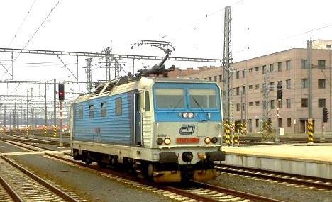 (50;60) kn Typicky se jedná o vozidla tzv. II. generace Škoda, tedy řady 162, 163, 263, 362, 363, 371, 372 Lokomotiva řady 371, zástupce tzv. II. generace lokomotiv Škoda.