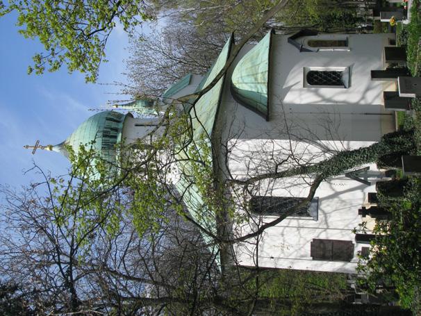 Z. R. Nešpor: Pohřební zvyklosti mladé církve 7. Pravoslavná kaple Zesnutí přesvaté Bohorodice (1924 25) na pravoslavném oddělení pražských Olšanských hřbitovů. Foto Z. R. Nešpor, 2015.