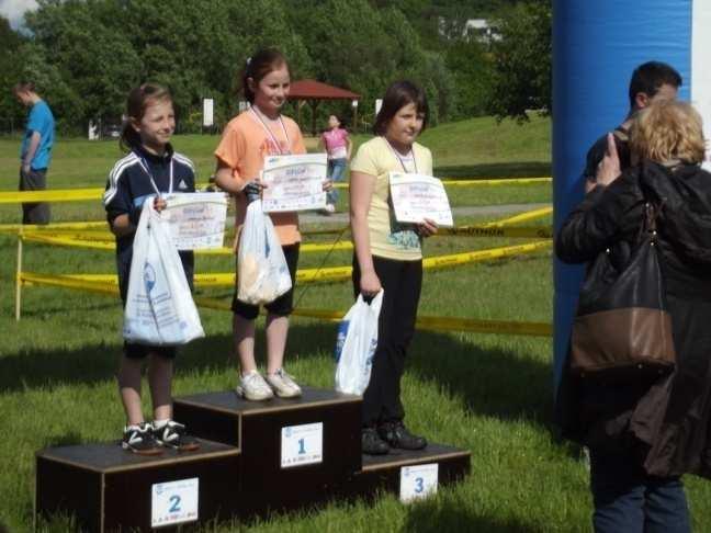 pracovníky jeli na sportovní odpoledne do Škodalandu v Plzni, kam byli