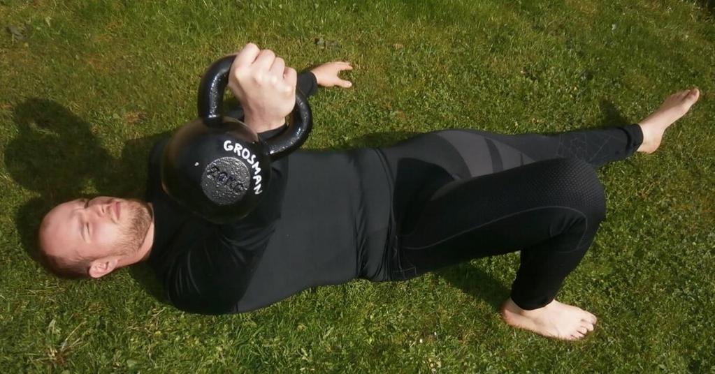 Obr. 5 Přemístění kettlebellu kolmo vzhůru Obr. 6 Závěrečná poloha po přetočení.