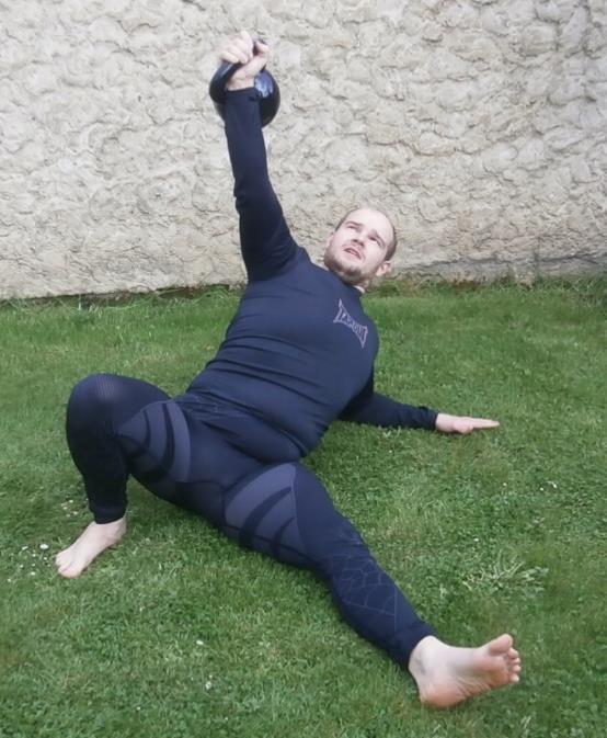 Stěžejním cvikem pro tuto práci je Turkish Get Up (dále jen TGU).