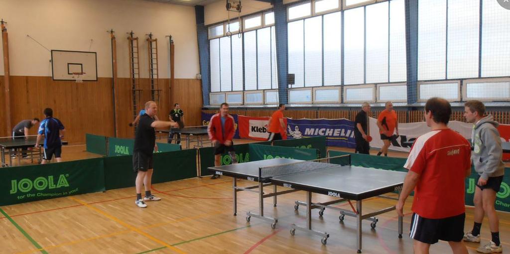 Mladší přípravka - vítěz okresního přeboru: brankáři zleva: Jakub Průdek, Tomáš Ptačovský, druhá řada zleva: Lucas Damborský, Radek Duchan, Pepa Králík, Robin Jeřábek, Starší přípravka - třetí místo