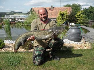 000,- Kč), paní Daně Pondělíkové (1.000,- Kč), panu Vladimírovi Sokolíkovi (1.000,- Kč) a paní Jaroslavě Bílé (400,- Kč). Dále se podílel částkou 800,- Kč Vlastimil Vrátník a 5.