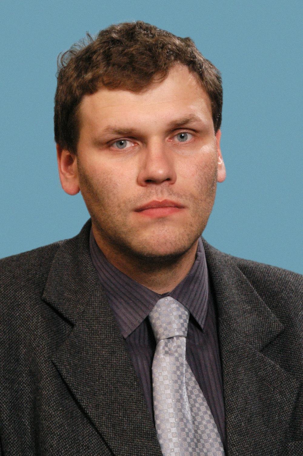 Garant předmětu Garant předmětu, přednášející, tutor komb. formy doc. Mgr. Kancelář: Email: Web: Jiří Dvorský, Ph.D. EA441 jiri.dvorsky@vsb.cz www.cs.vsb.cz/dvorsky K čemu je garant předmětu?