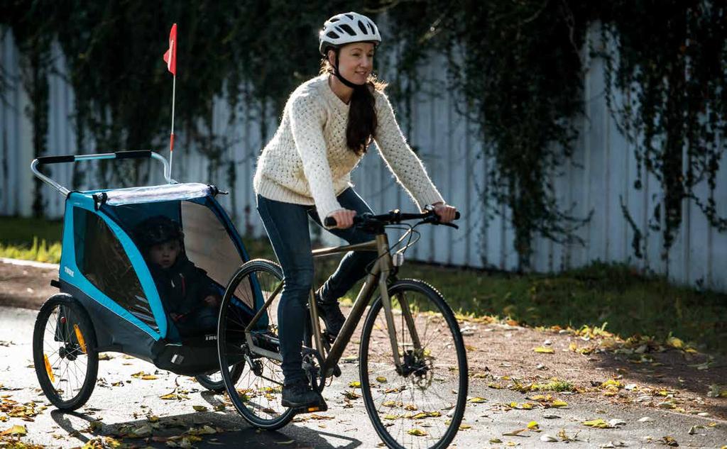 VLASTNOSTI Součástí dodávky je cyklistický a kočárkový set Po odpojení od kola lze vozík snadno přestavit na vycházkovou verzi Bezpečné upevnění