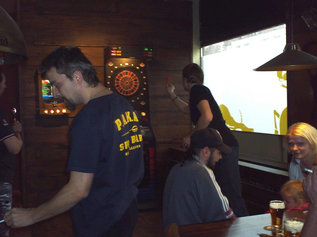kole se utkali Tajfun vs P.A.K.A. Sport Bar. Tajfun však nedokázal doma porazit rozjetý Sport Bar (loni 5.