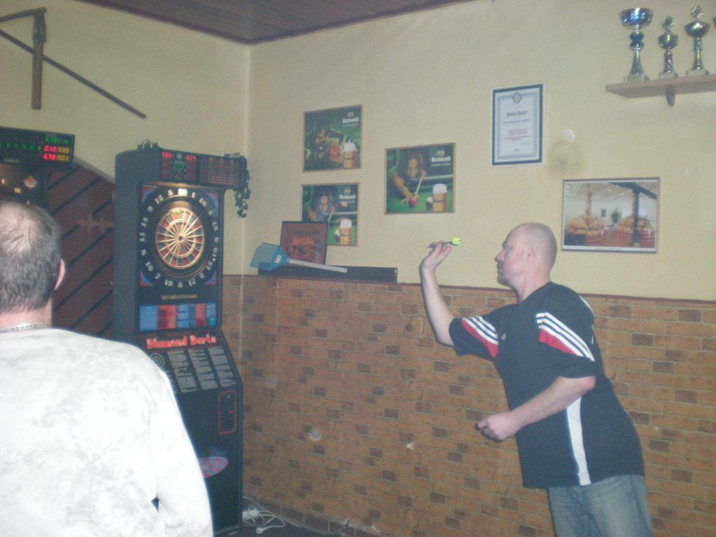 5 POHODA CUP 2008 leden 2009 POHODA CUP 2008 Jaromír Váňa kraloval na turnaji ve Světlé nad Sázavou. Nejlepší ženou se stala Nikola Březinová. V Restauraci Pohoda ve Světlé nad Sázavou se 13.12.