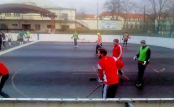 Číslo 1 / strana 12 Blatná 20. ledna 2017 Ročník 28 (38) Sport Štěpánský hokejbal v Blatné byl pohoda sama.
