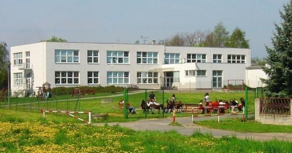 4. Základní škola Kounice, okres Nymburk Adresa: 28915 Kounice 363 IČO: 75030942 Datum vzniku: 2002 Zřizovatel: Městys Kounice. Ředitel školy: Mgr.