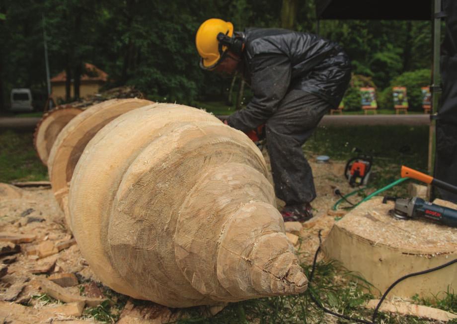 Výstava obrazů Ludvíka Kunce (příroda očima Ludvíka Kunce) Prodejní výstava obrazů malíře, fotografa a zoologa Ludvíka Kunce proběhla ve foyer Mezifakultního centra environmentálních věd.