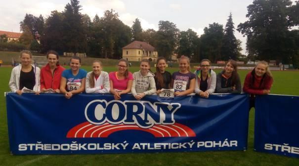 Středoškolský atletický pohár CORNY Opět se hned po letních prázdninách konal středoškolský atletický pohár CORNY. I v letošním školním roce jsme do boje vyslali družstva hochů i dívek V. kategorie.