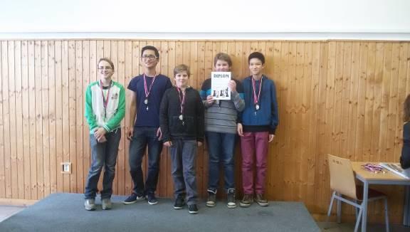 V kategorii středních škol reprezentovali Lenka Šroubová (OKB), Michal Vlk (4. B), Michal Polák (TA) a Theodor Mastný (PA) a obsadili taktéž pěkné 3. místo.