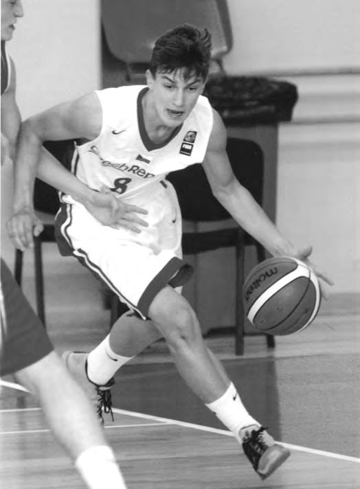 Matouše urečku pohltil basketbal, rád by si zahrál za opavské áčko Má talent, má na to jít ve stopách etra Czudka. Dnes šestnáctiletý rozehrávač Matouš urečka jde za svým snem.