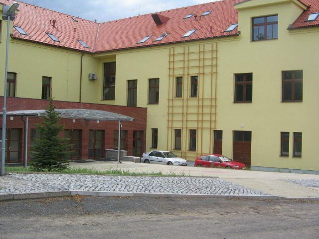 Informace o mimoškolní činnosti žáků V měsíci říjnu jsme zahájili činnost zájmových kroužků. V rámci školní družiny mohou žáci 1. až 5.