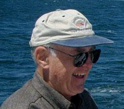 Mooreův zákon The number of transistors on a chip doubles every 18 months, By Intel co-founder Gordon Moore regarding the pace of semiconductor technology.