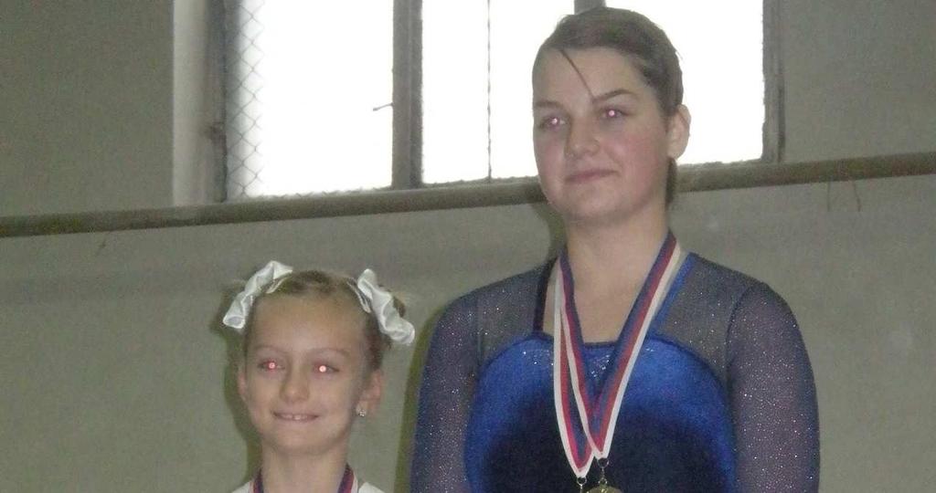T.J. SOKOL CHRUDIM T.J. SOKOL JEVÍČKO Chrudimské gymnastky mají putovní pohár. Mikulášský turnaj ve florbale ml.