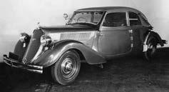 nejen limuzíny Zvláštní zmínku si zaslouží dvoudveřový pětimístný kabriolet Superb s tovární karoserií dokončený 12. října 1935, týden před zahájením pražského autosalonu.