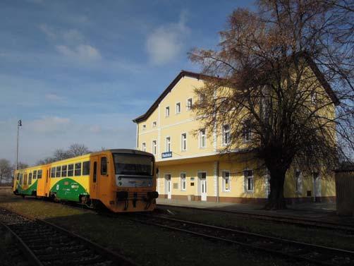 Břasy,,u statku (jen 5/3 spoje) budova nově opravená,