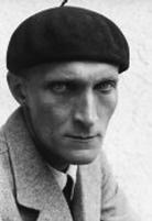 O malíři, který požíval pseudonym Ernst Nepo, bylo napsáno již hodně. Je všeobecně známo, že se narodil v Dubé, a to 17. října 1895.