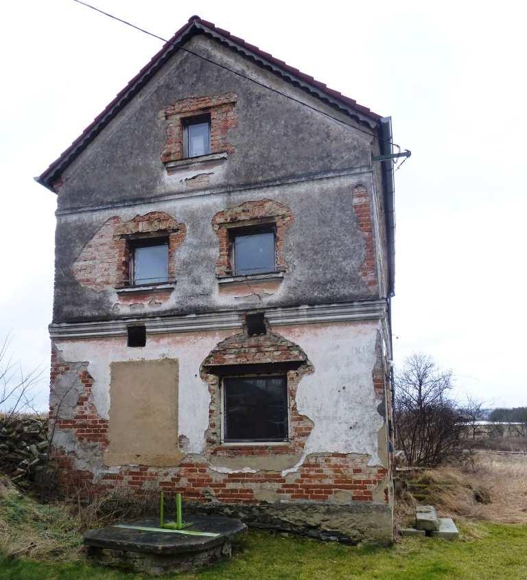 ZNALECKÝ POSUDEK O OBVYKLÉ CENĚ č. 1639/2015 Ocenění nemovitých věcí: St. parcela č. 3/2 o výměře 372 m2 zastavěná plocha a nádvoří, Součástí je stavba: Víchov, č.p. 13, rod.