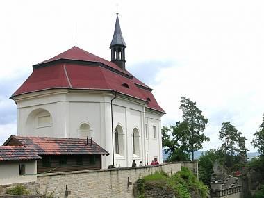 Podloží Valdštejna chtějí zpevnit, vylepší i parkoviště Hrad Valdštejn Autor: Archiv 10.4.2014 13:53 Turnov - Šestá etapa prací začne po letních prázdninách, městu zatím chybí jeden milion korun.