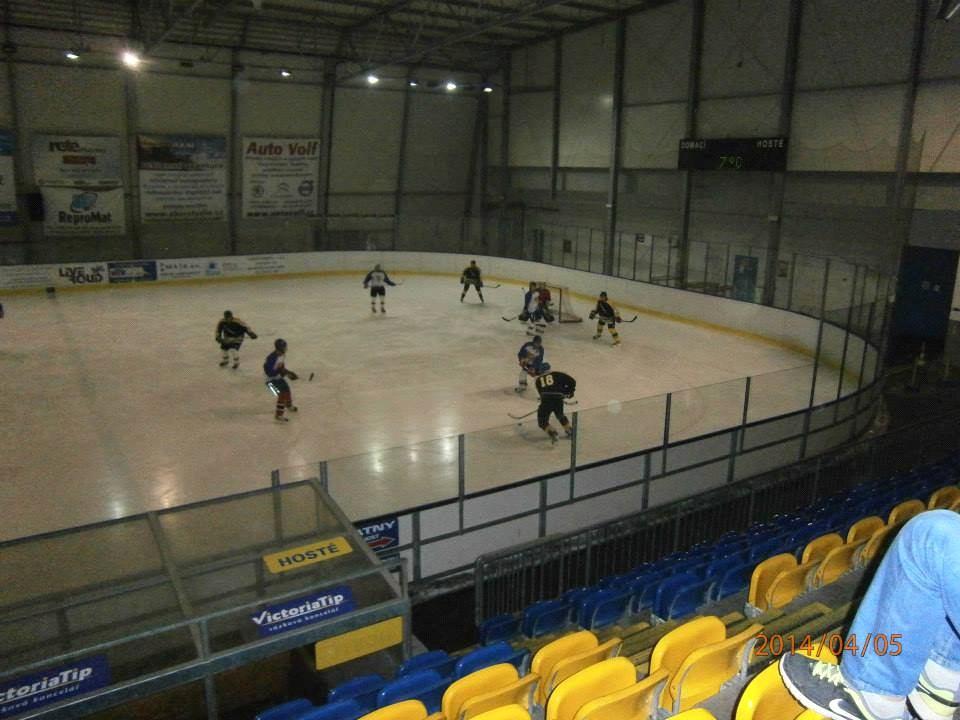 Dne 5.4.2014 došlo na ledě Roudnického zimního stadionu k historicky prvnímu zápasu hokejového týmu HC Mšenélázně proti výběru Radešína.