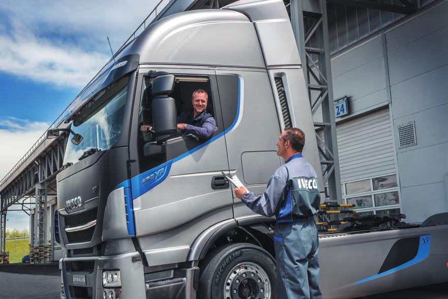 CENTREM IVECO). Pokud to není možné, IVECO poskytne zákazníkovi: náhradní nákladní vůz (pokud bude k dispozici) nebo denní kompenzaci za každých 24 hodin odstávky v servisu (*).
