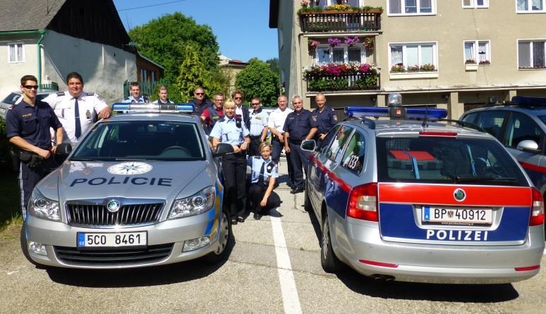 Mezinárodní spolupráce Pravidelná setkání na všech úrovních Společné hlídky se SRN a Rakouskem v roce 2016-232 hlídek 76 s Dolním Rakouskem 99 s Horním Rakouskem 57 s Německem Jihočeští policisté v