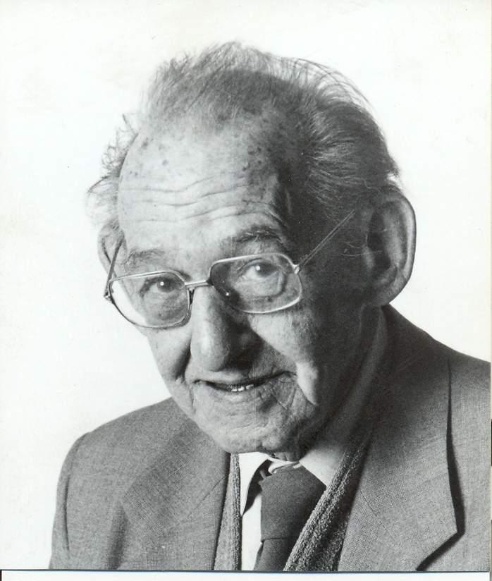DOC. PHDR. JAN PAPICA, CSC. (24. 3. 1921-3. 4. 2004) Vystudoval psychologii jako součást filosofie na FF MU v Brně. Na Katedru psychologie FF UP přešel 1. 9.