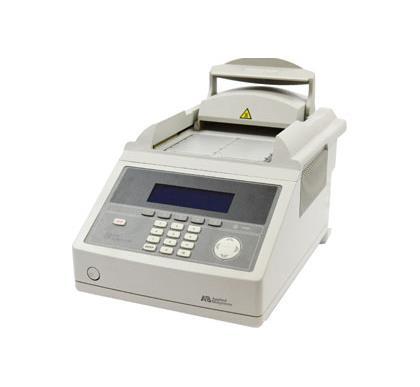 Obr. 33 Fotografie přístroje GeneAmp PCR System 9700 Thermal Cycler Zdroj: https://tools.lifetechnologies.