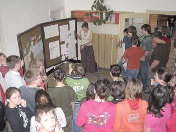 Prozatím nám poslouží prostory školní družiny, které nám pronajala ZŠ. Na první setkání se těšíme 11. 10. 2010 od 8 hodin, další týden proběhne bazar dětského oblečení!