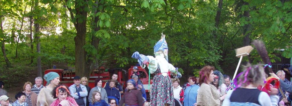 Čtvrté zasedání zastupitelstva Obce Luleč dne 31. května 2007 Usnesení zastupitelstva: schválilo vyhlášku č. 1/2007, která stanovuje pravidla pro pohyb psů schválilo vyhlášku č.