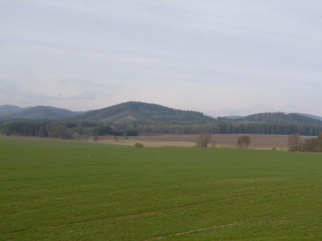 Fotografie 1: Pohled na Sedmihoří od obce Semněvice Zdroj: