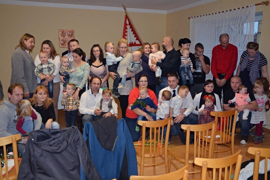 Je důležité, že tato dlouho opomíjená tradice se zde opět vrátila, protože právě děti jsou naše budoucnost a je potěšením nové občánky přivítat v Podhradní Lhotě. red.